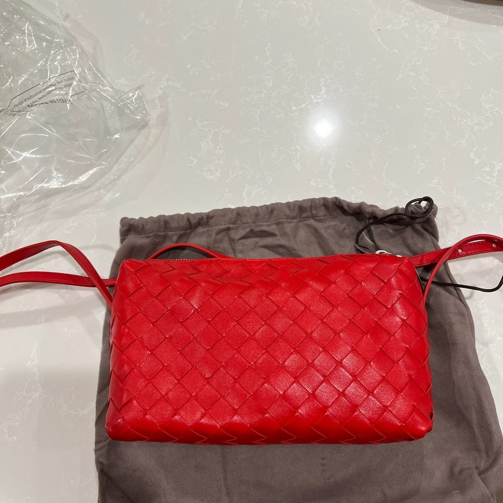 Cross body bag excellent condition beautiful red color